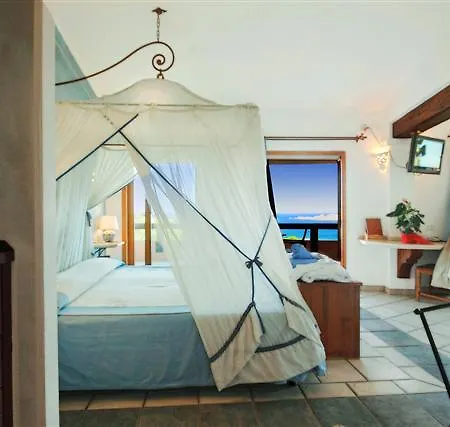 Marinedda Thalasso & Isola Rossa (Sassari)